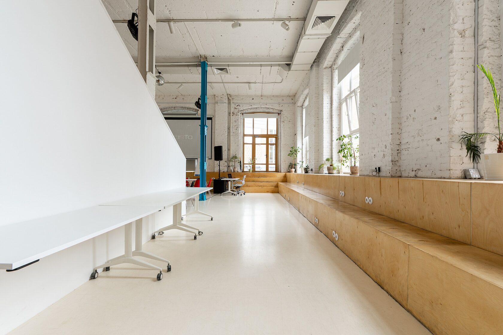 Фотография 2 площадки Двухуровневое пространство IDEALISTA в центре — 370 м²