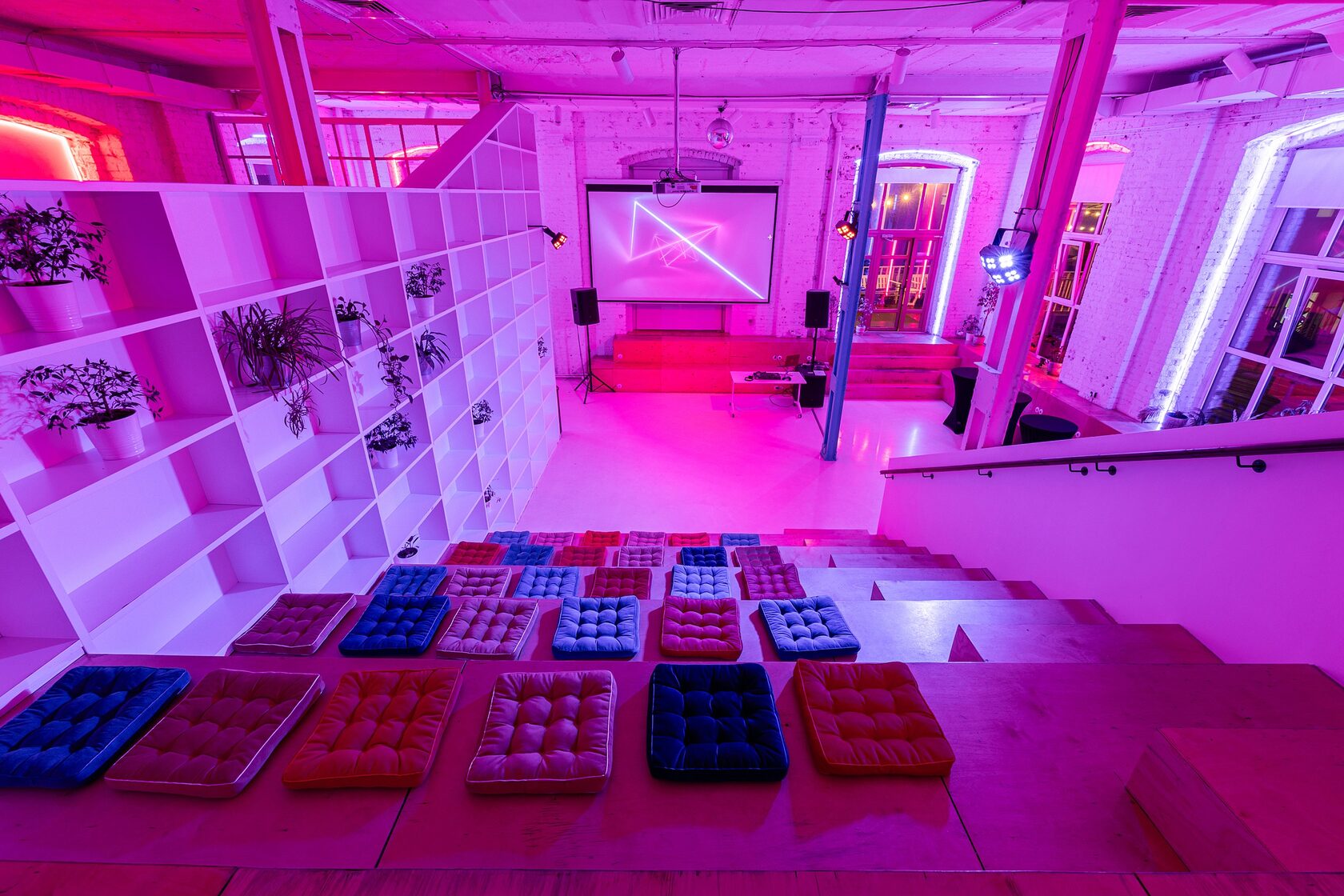 Фотография 13 площадки Двухуровневое пространство IDEALISTA в центре — 370 м²