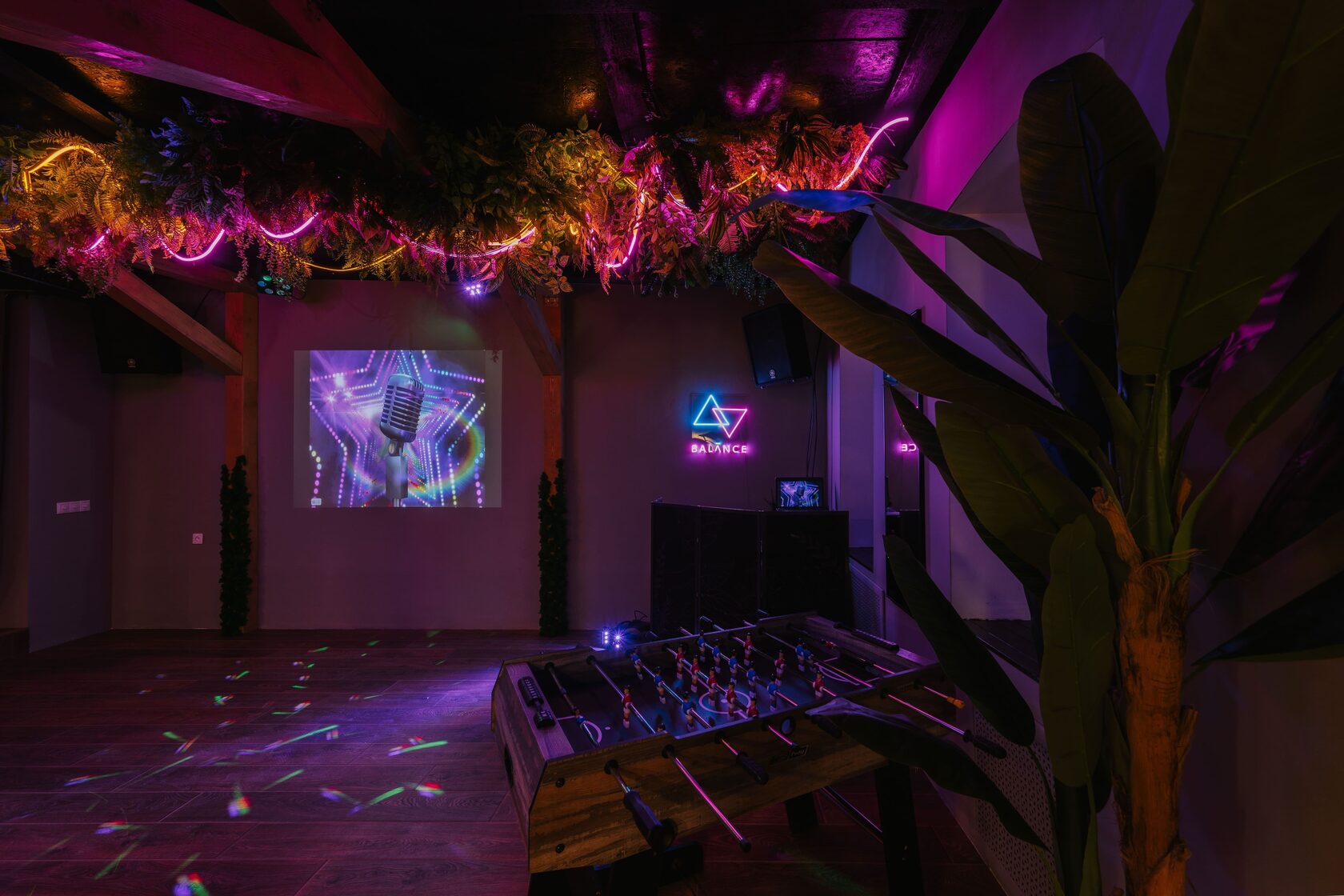 Фотография 2 площадки Современный лофт с зонированием у Бауманской — 110 м²