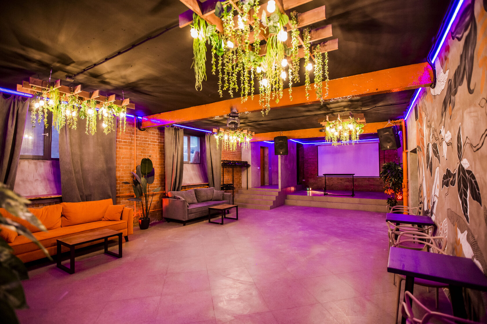 Фотография 10 площадки Клубный лофт со сценой и мощным звуком у Таганской — 190 м²