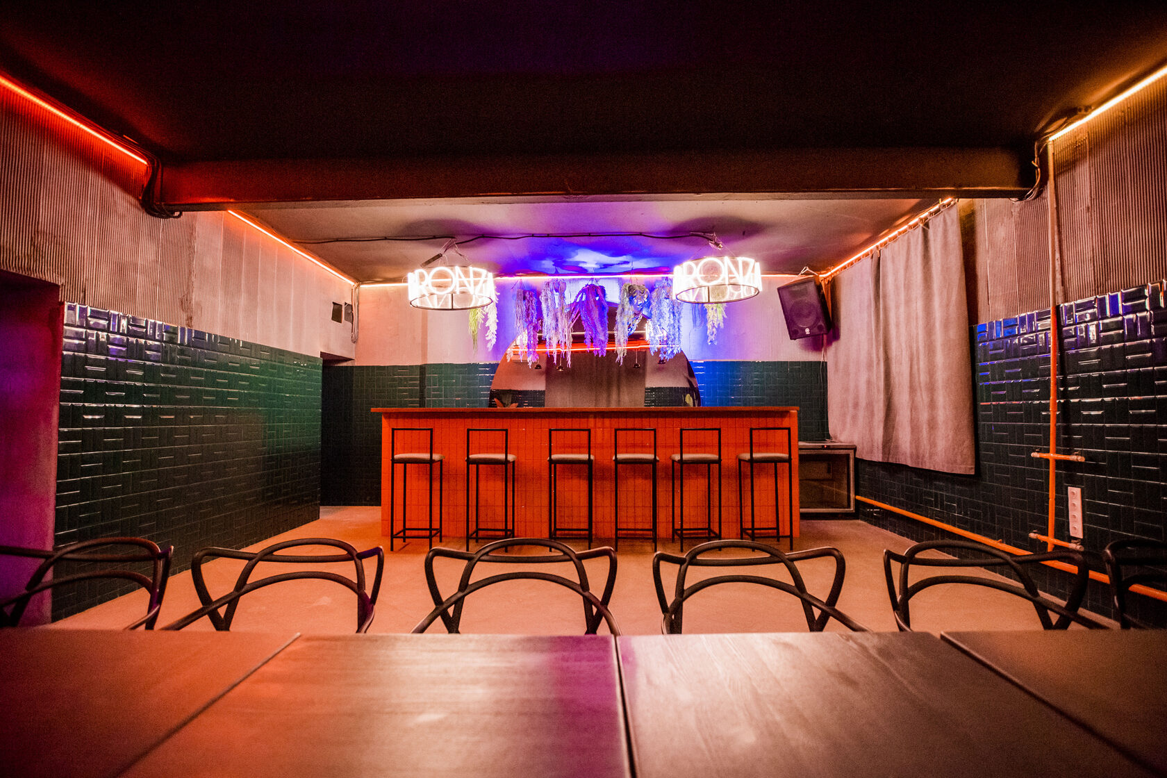 Фотография 12 площадки Клубный лофт со сценой и мощным звуком у Таганской — 190 м²