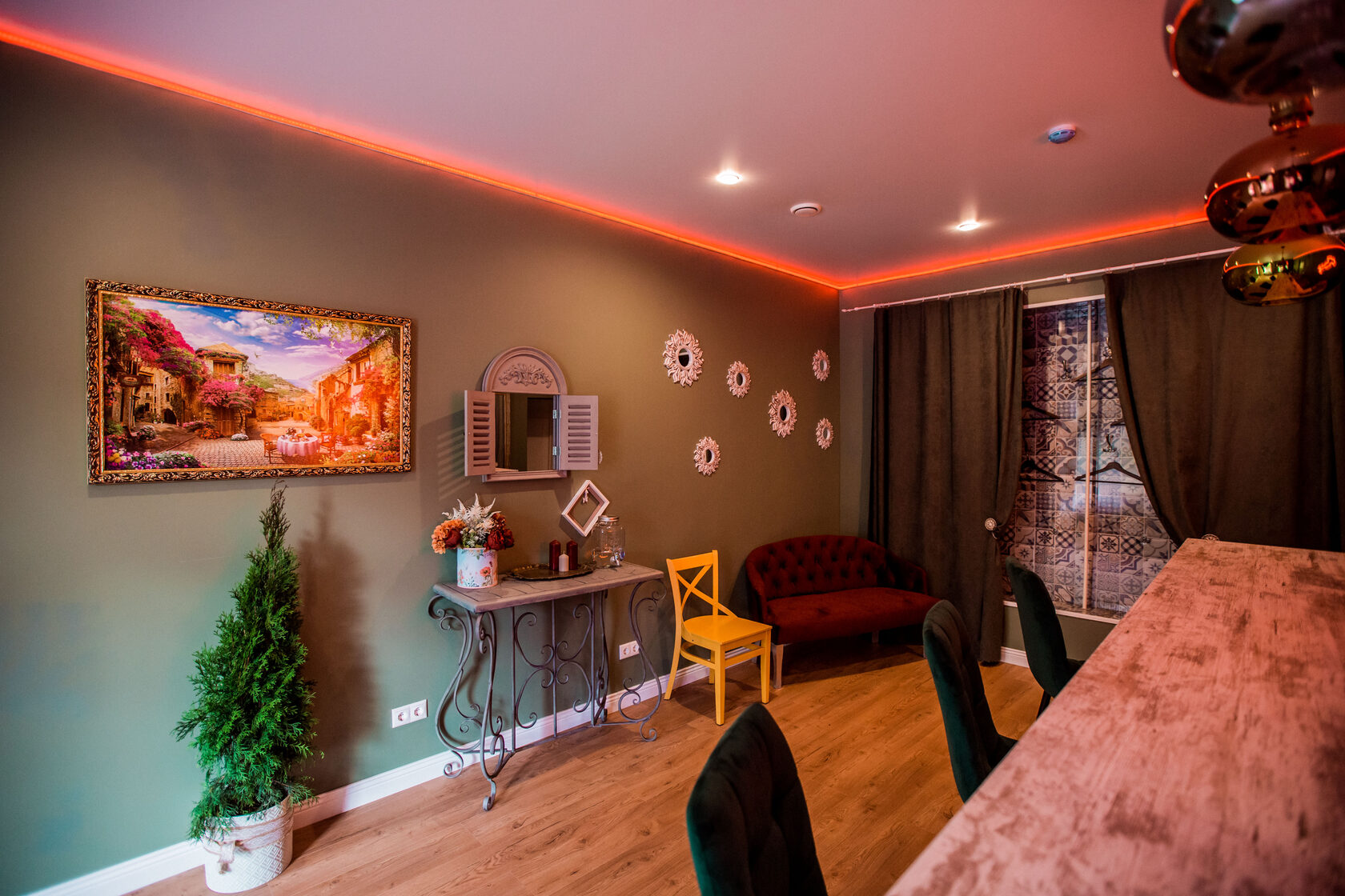 Фотография 5 площадки Классический дизайнерский лофт у Бауманской — 85 м²