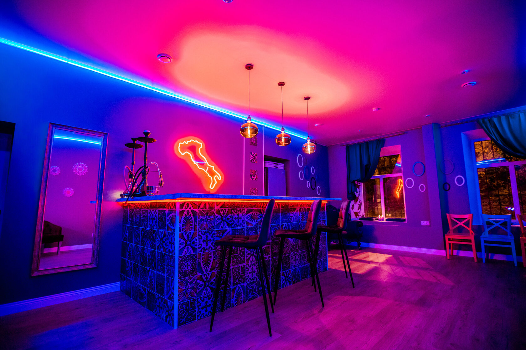 Фотография 11 площадки Классический дизайнерский лофт у Бауманской — 85 м²