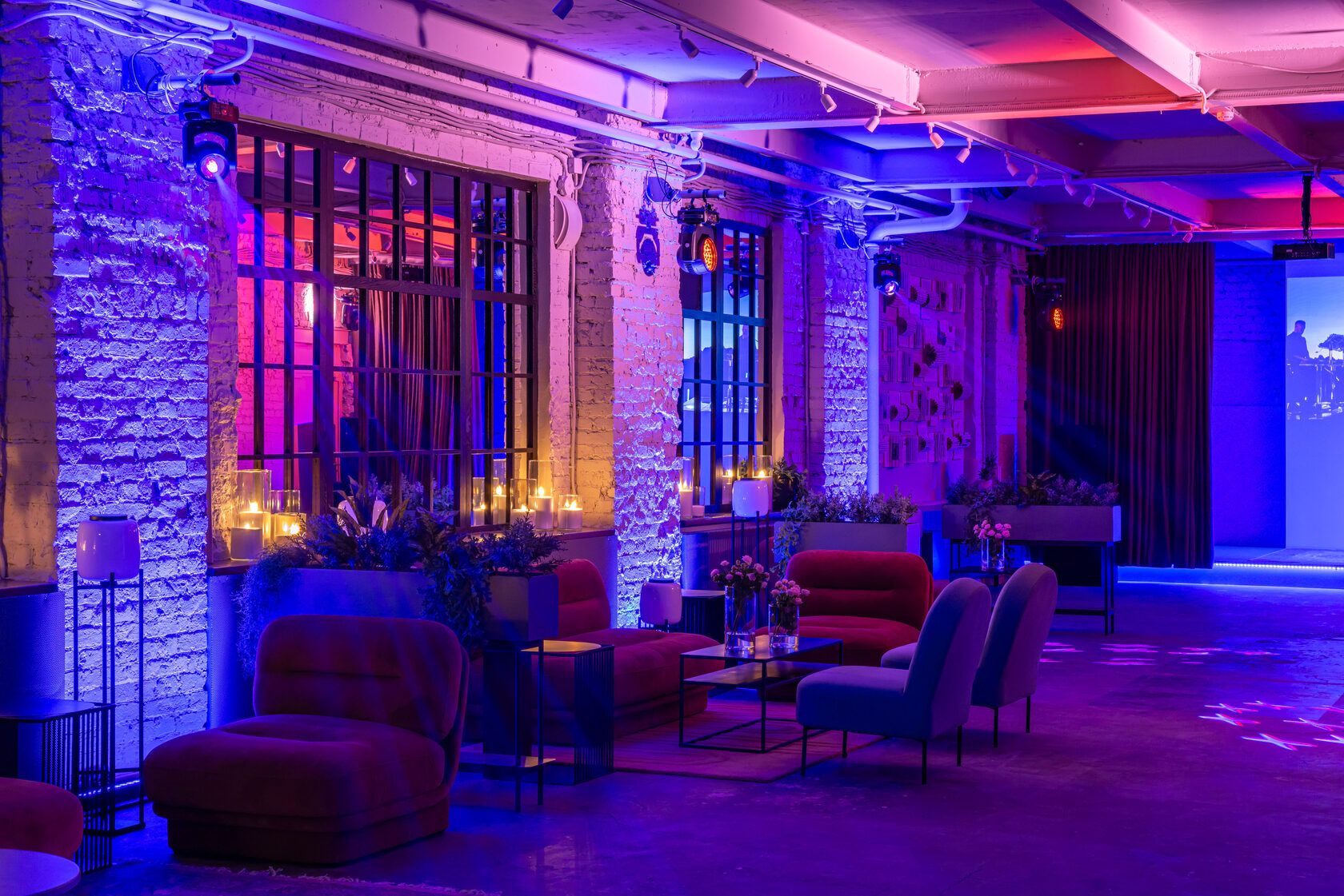 Фотография 19 площадки Премиальный клубный лофт на Красном Октябре — 240 м²