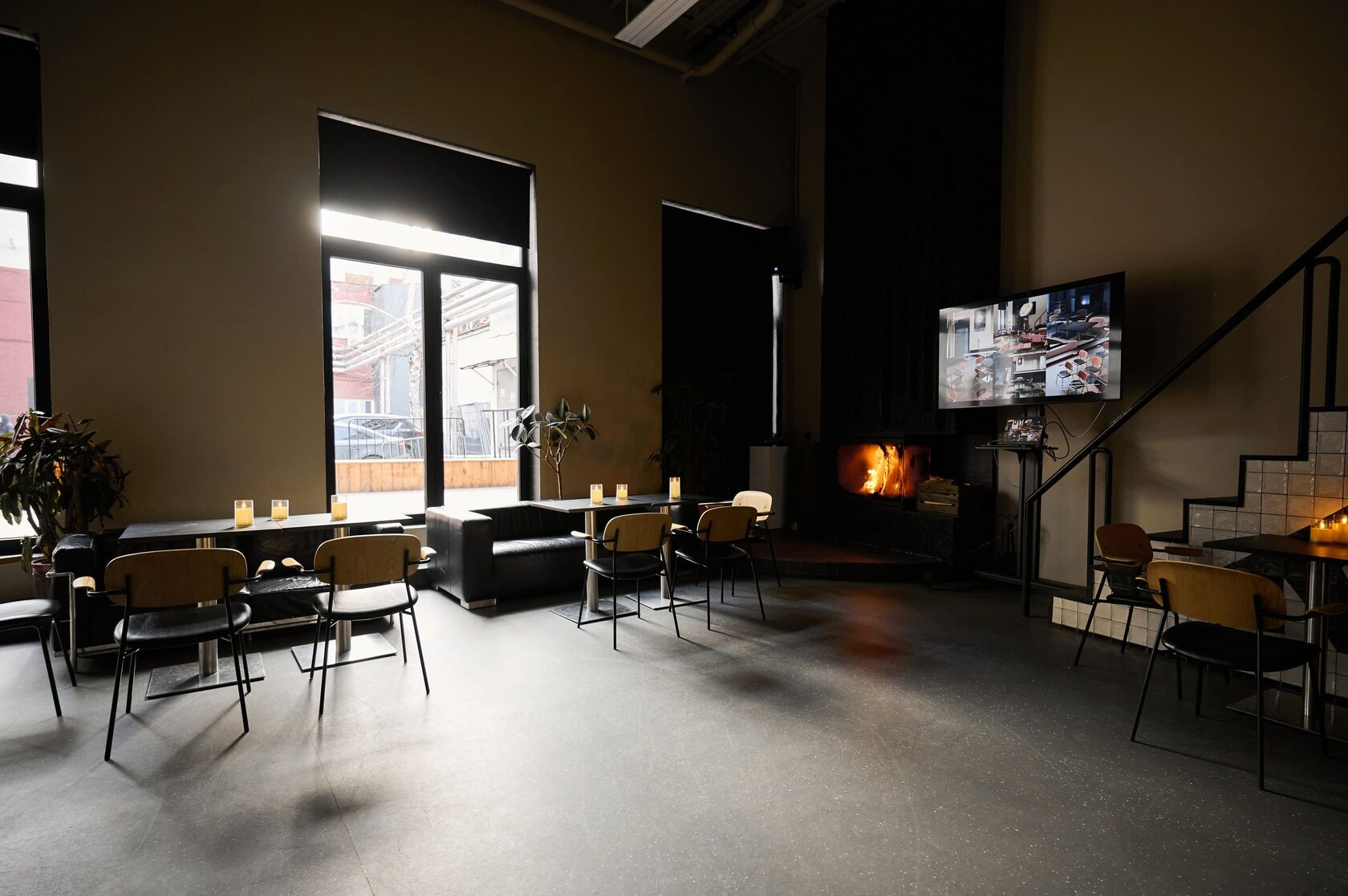 Фотография 12 площадки Атмосферный лофт с террасой и камином у Белорусской