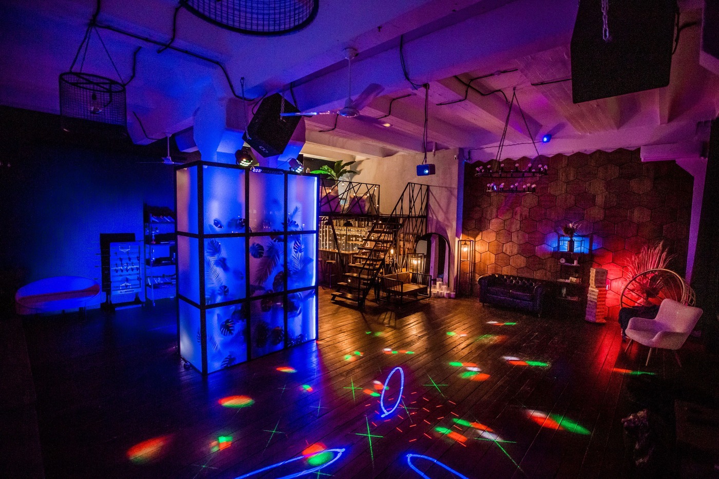 Фотография 10 площадки Двухуровневый лофт с чиллаут‑зоной у Электрозаводской