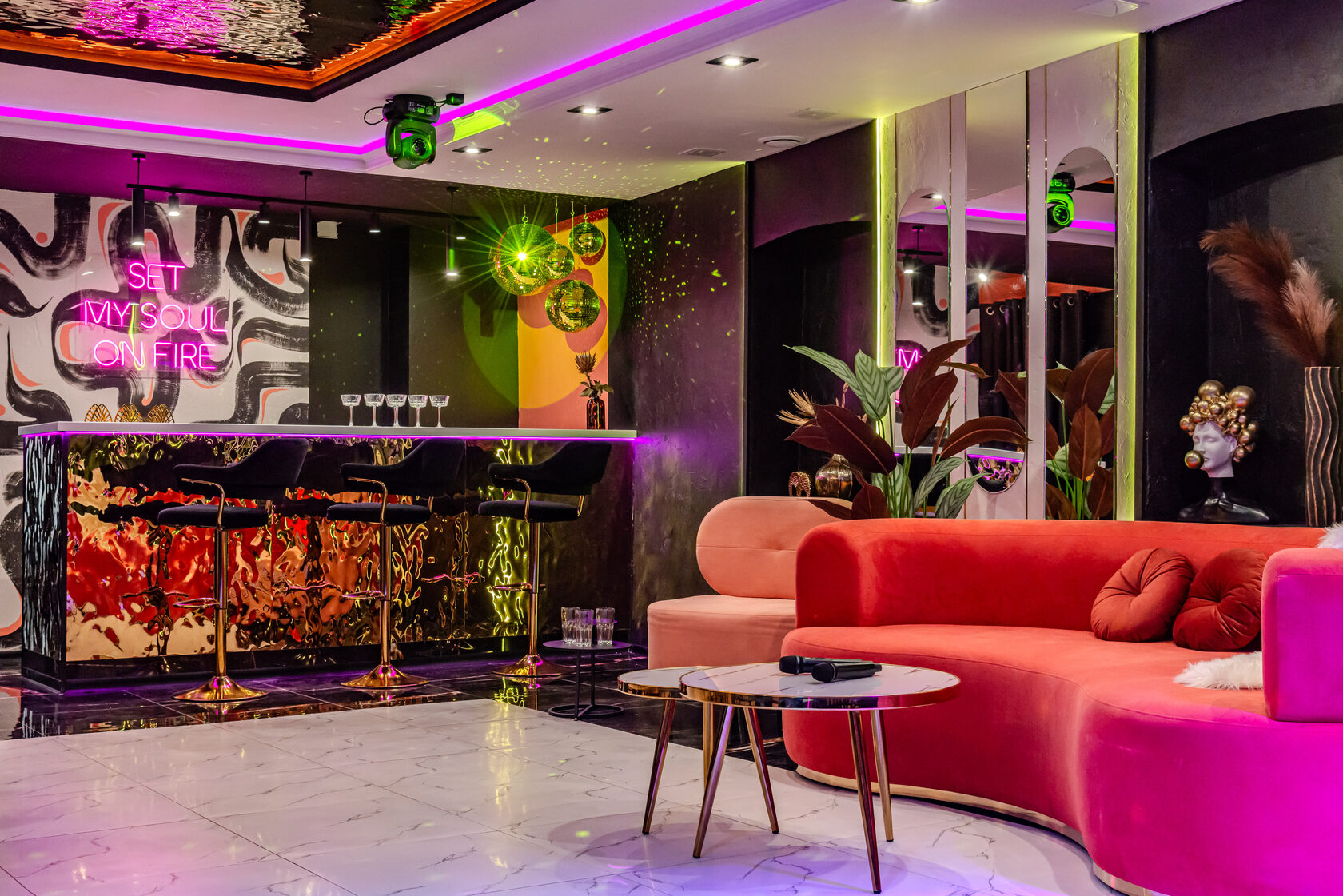 Фотография 13 площадки Элегантный яркий лофт на Бауманской