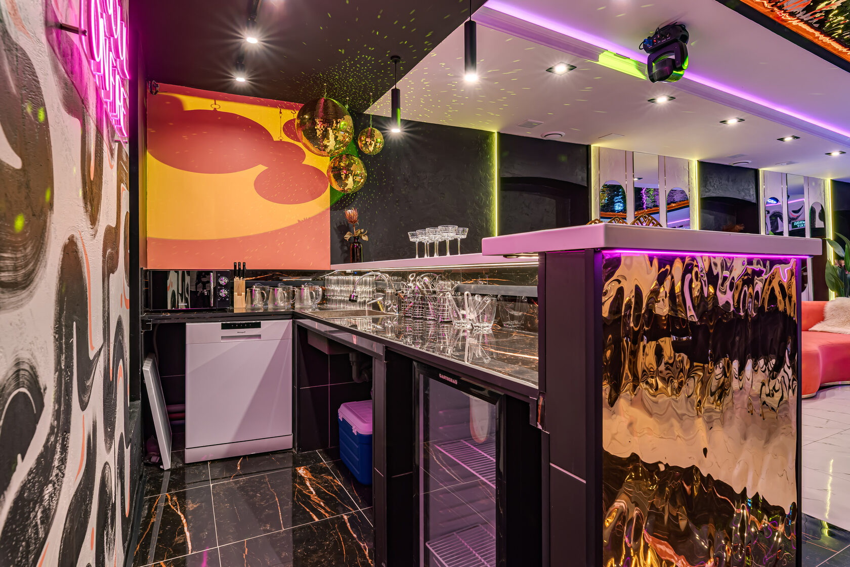 Фотография 15 площадки Элегантный яркий лофт на Бауманской