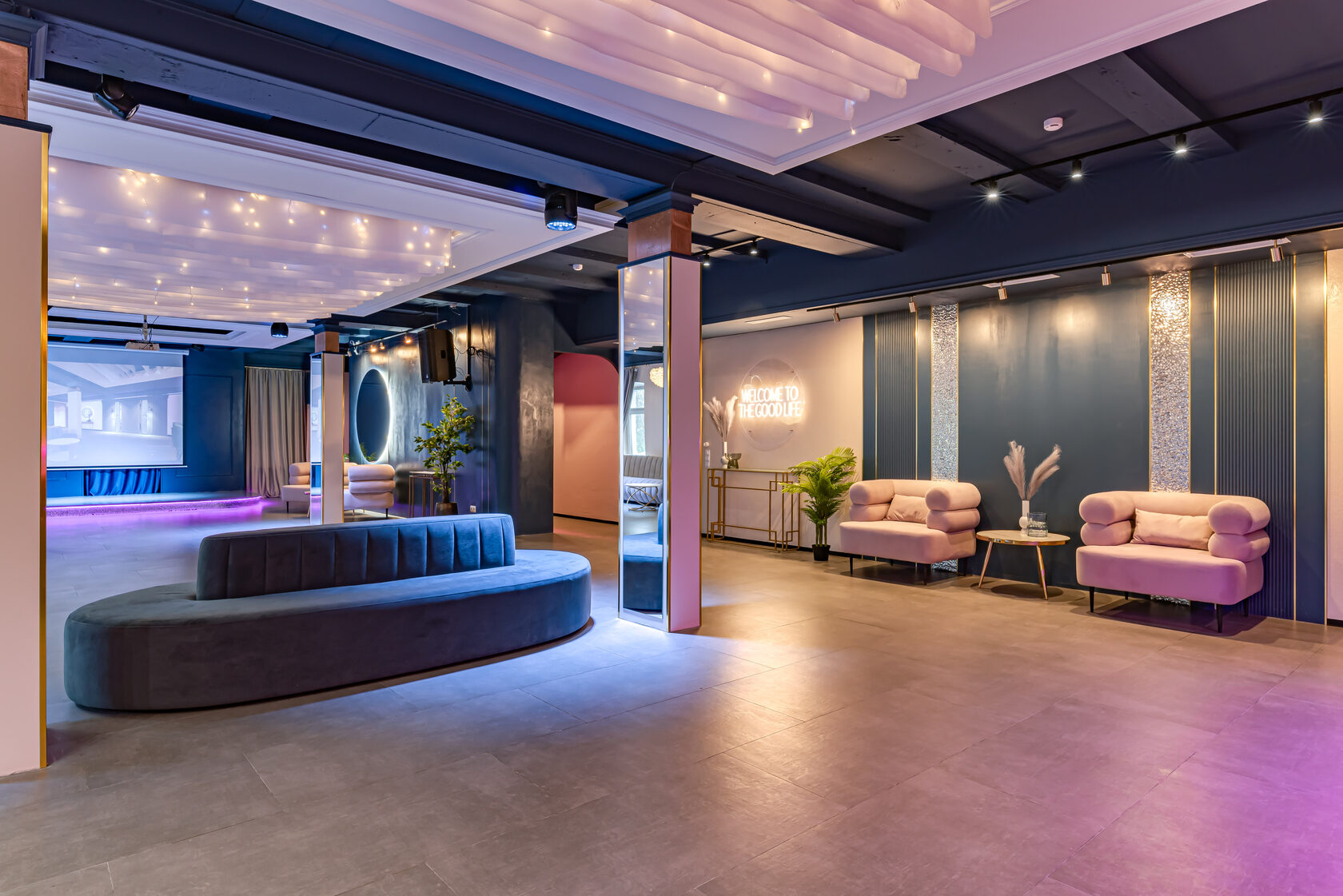 Фотография 2 площадки Элегантный зал со сценой у Бауманской