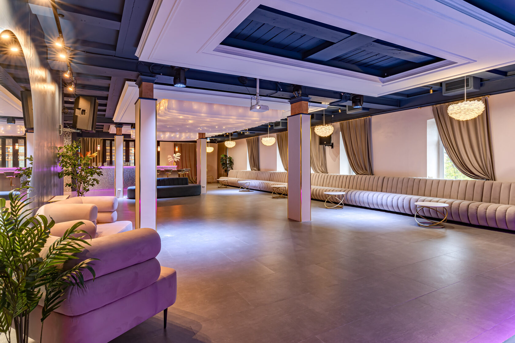 Фотография 4 площадки Элегантный зал со сценой у Бауманской