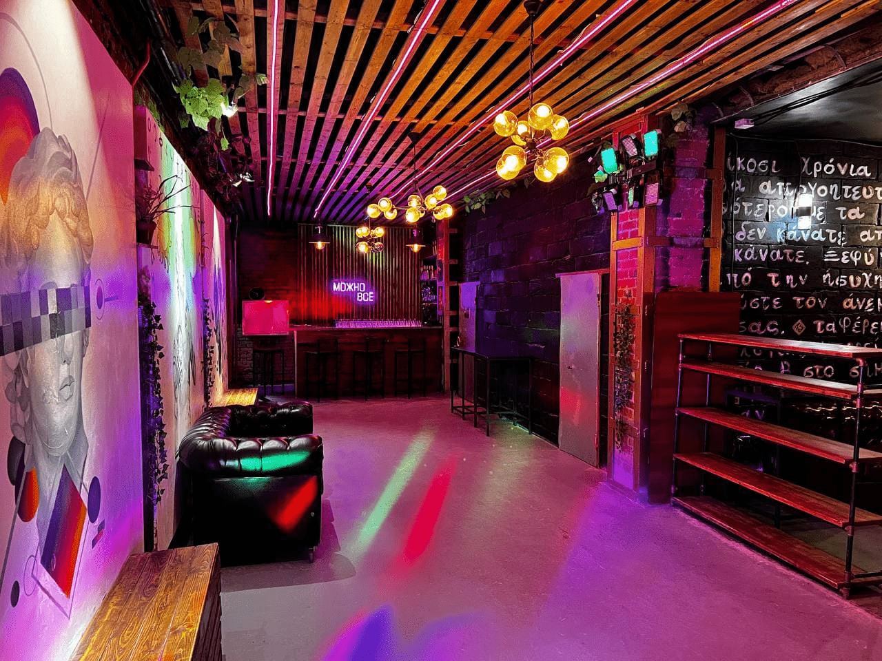 Фотография 3 площадки Светлый лофт со сценой и верандой у Бауманской