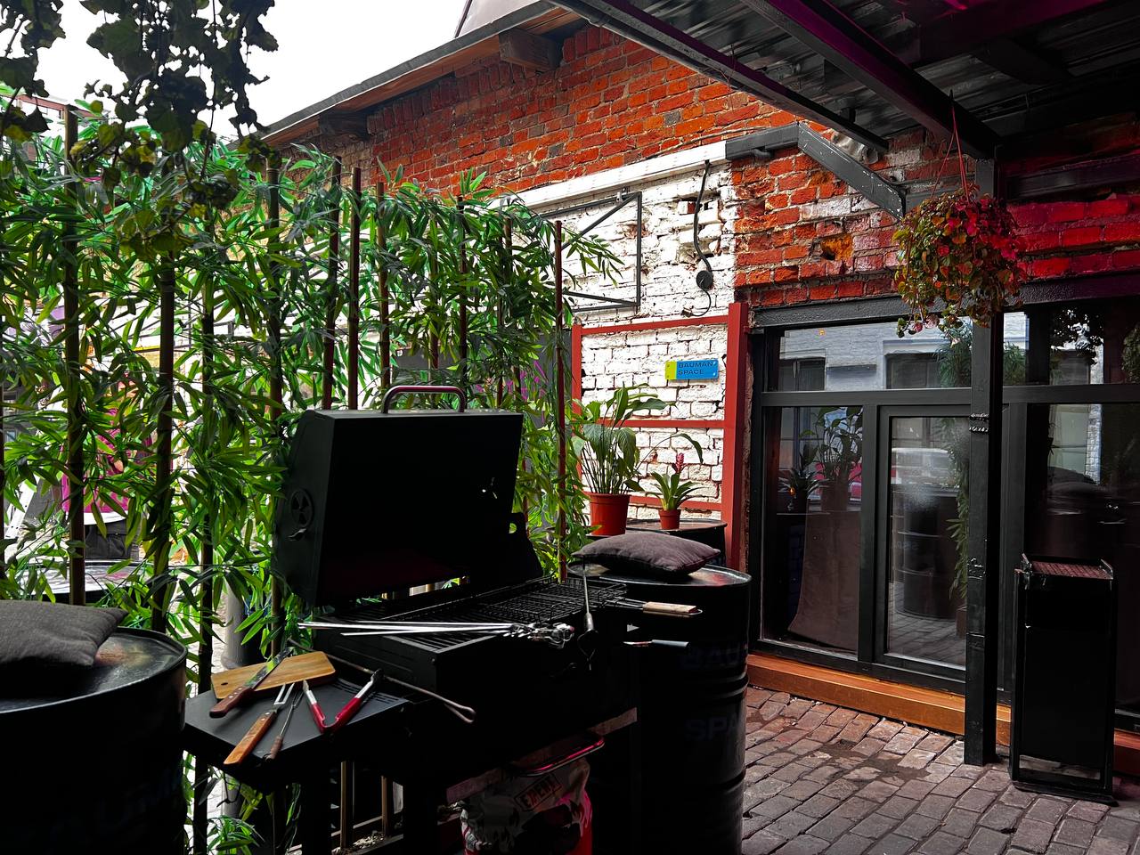 Фотография 14 площадки Светлый лофт со сценой и верандой у Бауманской