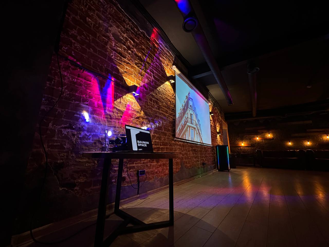 Фотография 12 площадки Стильный просторный лофт на Бауманской