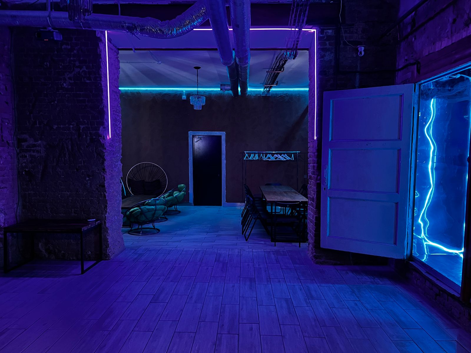 Фотография 10 площадки Темный лофт с необычной атмосферой на Бауманской