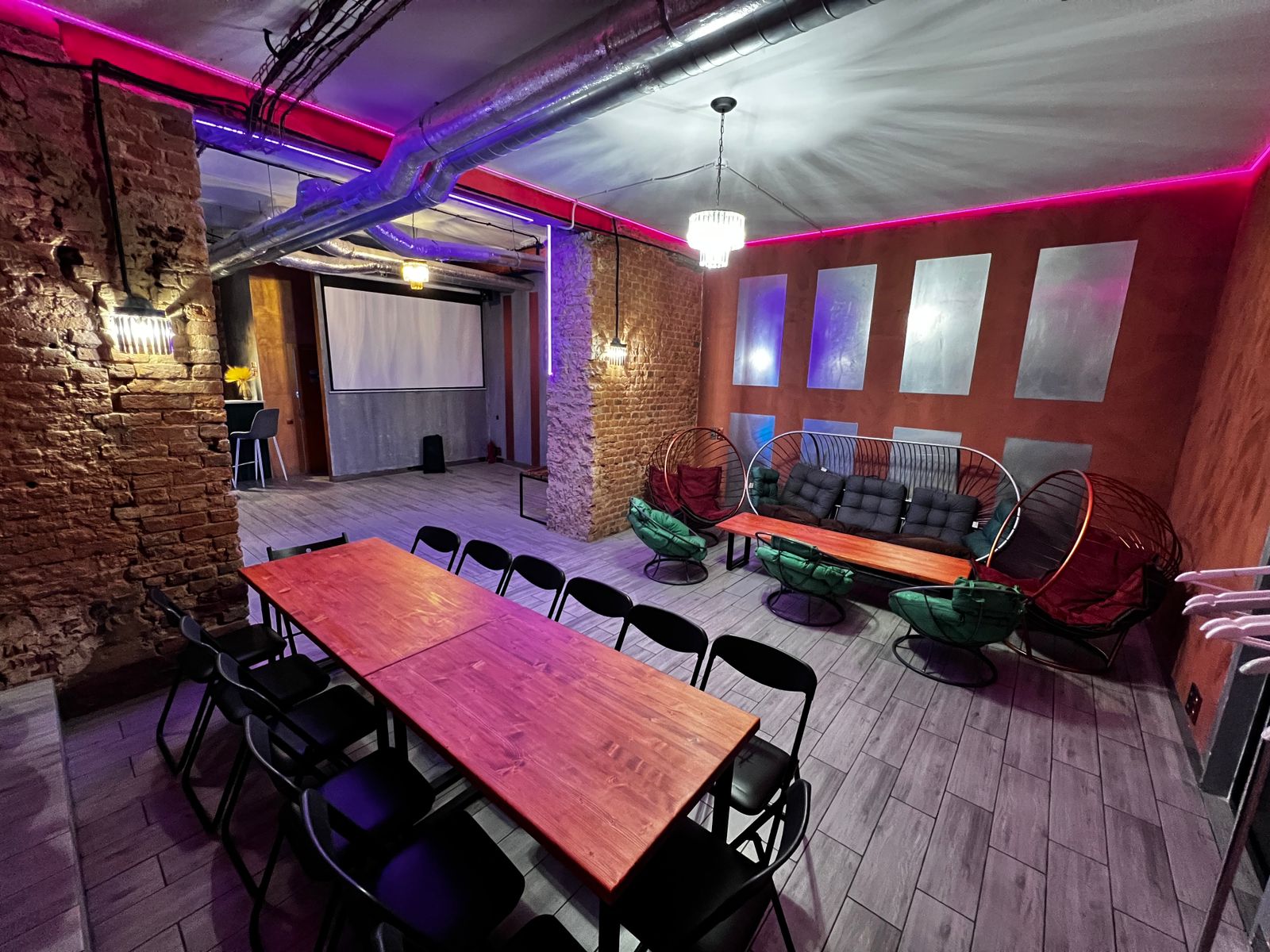 Фотография 12 площадки Темный лофт с необычной атмосферой на Бауманской