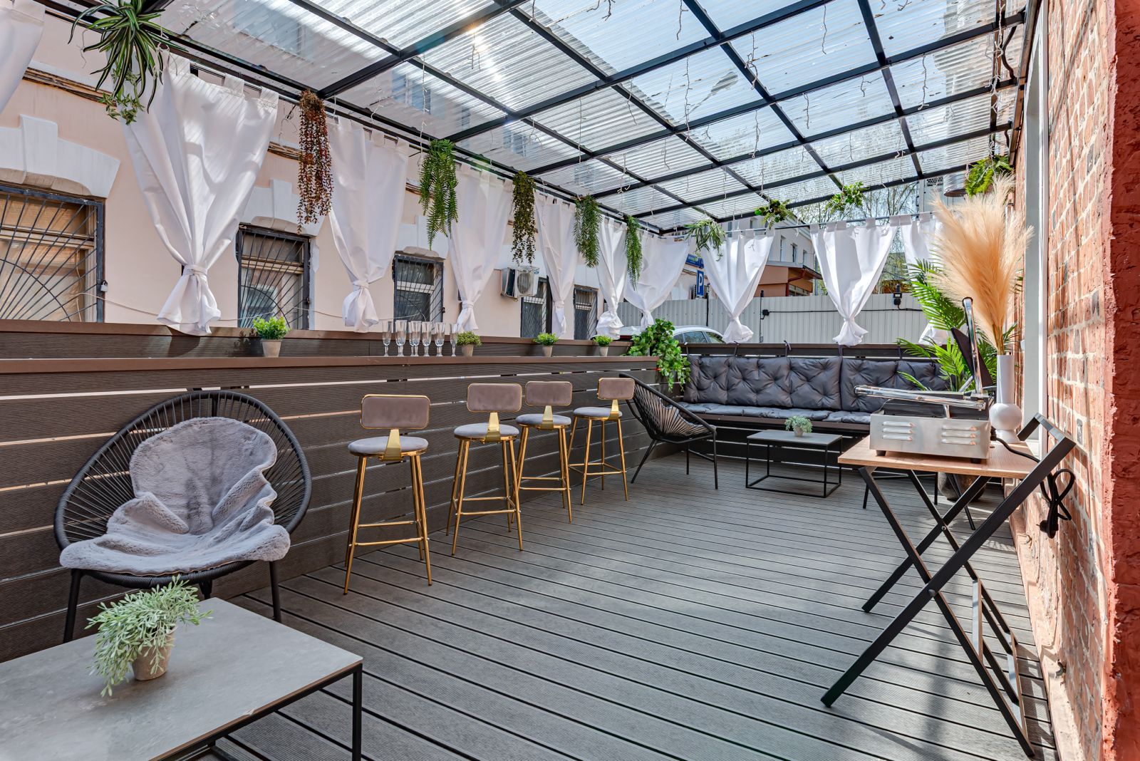 Фотография 10 площадки Уютный зал в стиле лофт‑фьюжн с верандой на Бауманской