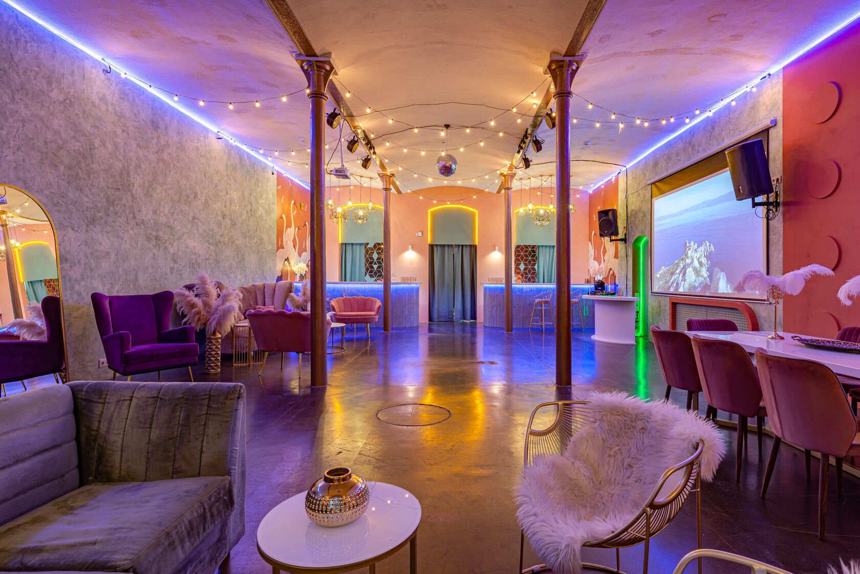 Фотография 1 площадки МАЙ Мемфис на Бауманской: элегантный зал 135 м²