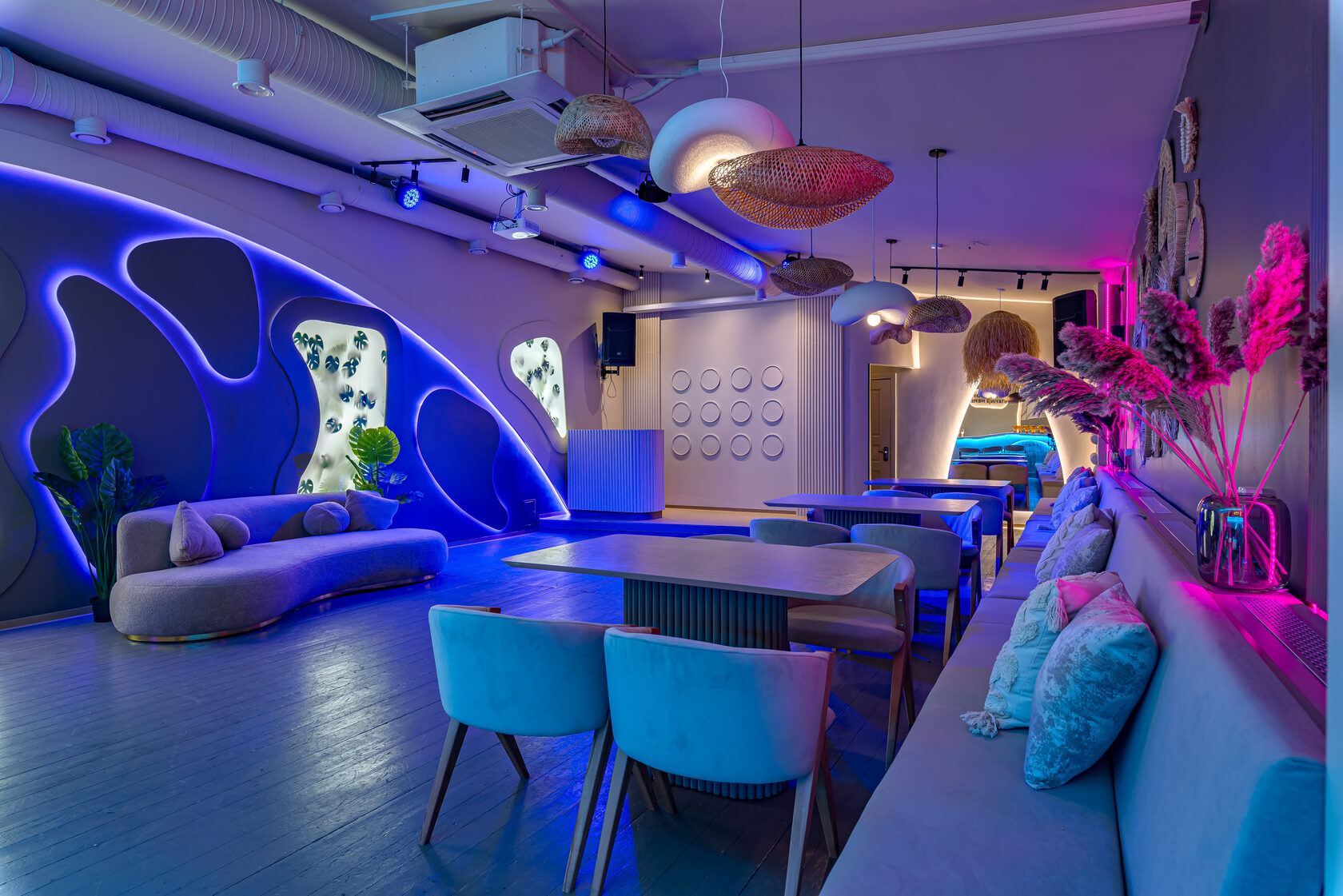 Фотография 2 площадки МАЙ «Август» на Курской: зал 110 м² в стиле ваби‑саби