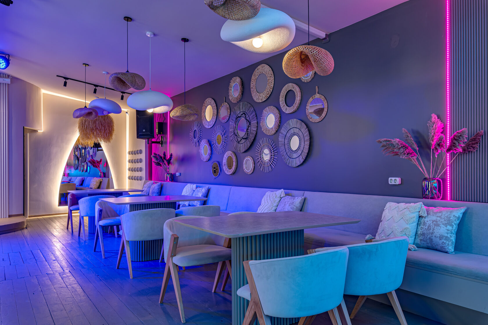 Фотография 6 площадки МАЙ «Август» на Курской: зал 110 м² в стиле ваби‑саби