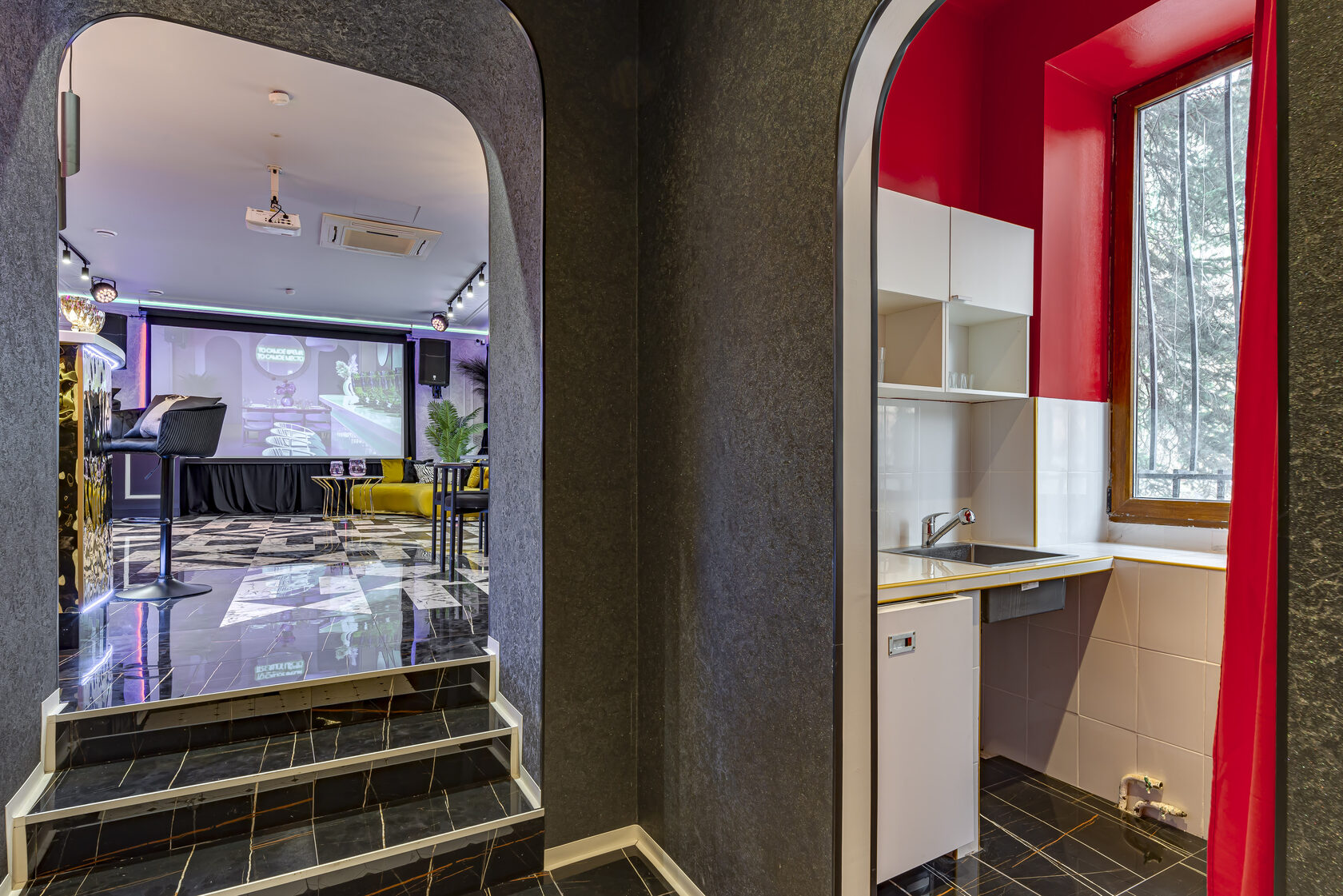 Фотография 2 площадки Место Юг на Бауманской: классический зал с поп‑арт акцентами, 80 м²