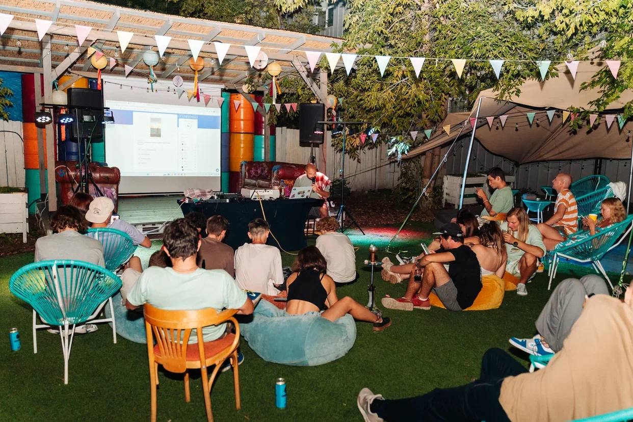 Фотография 19 площадки Soul House на Новорязанской: домик в парке, 150 м² + двор