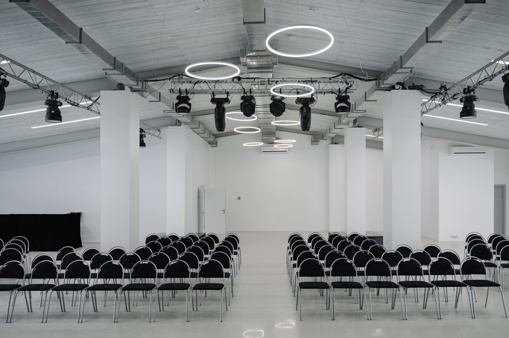 Фотография 6 площадки Шале на Чистых прудах: светлый зал 500 м²