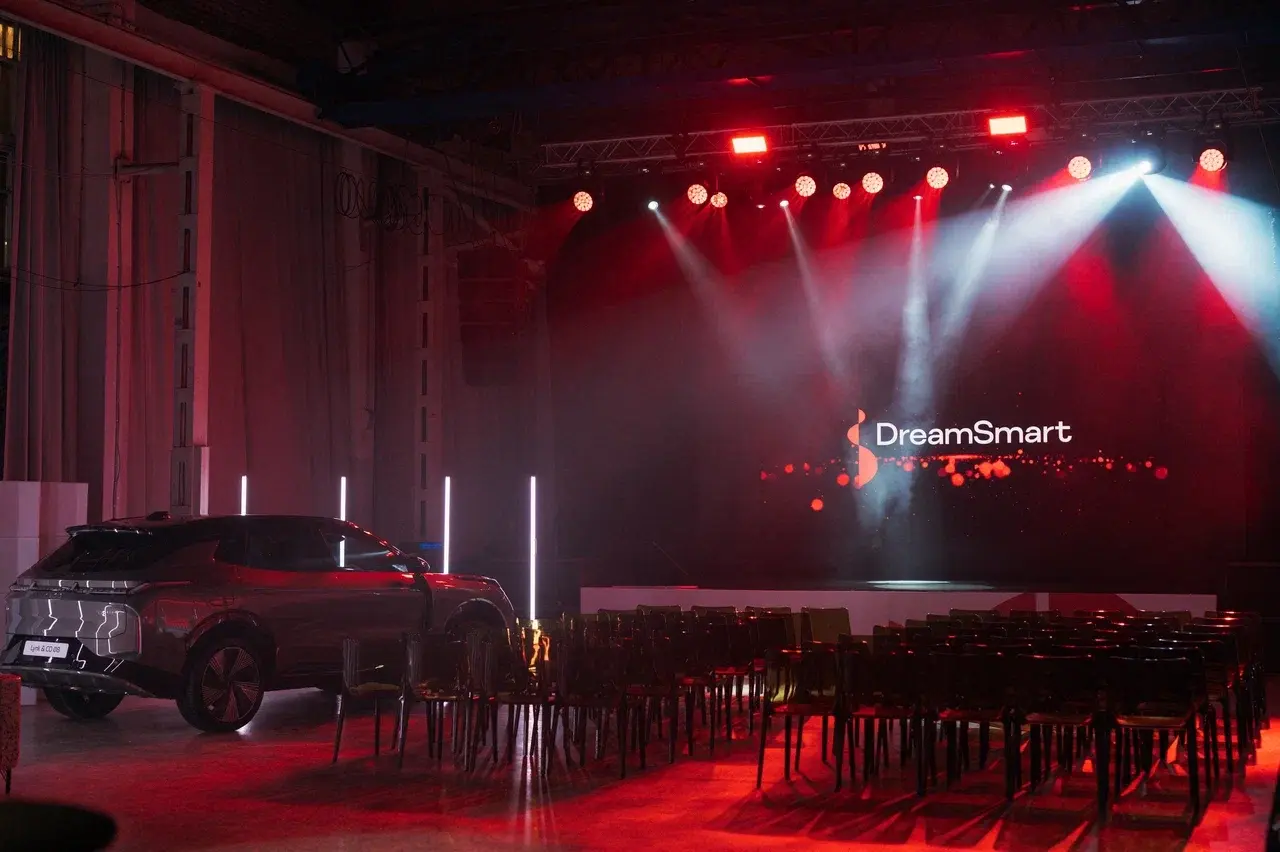 Фотография 10 площадки BOUNCE в центре: клубное пространство с двором 900 м²