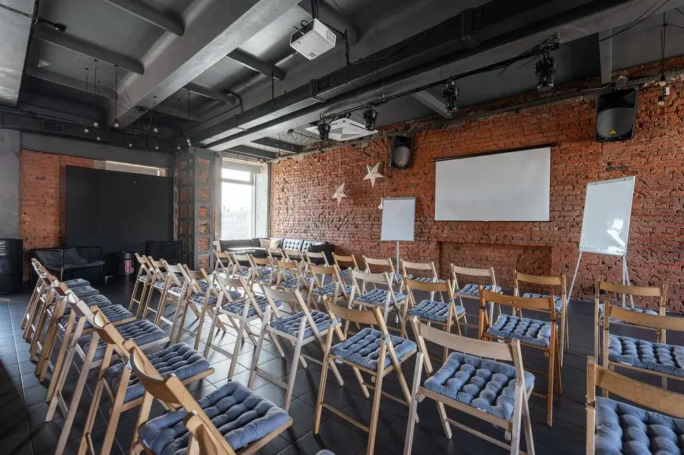 Фотография 11 площадки Exit Loft на Дубровке: зал 140 м² и крыша 220 м²