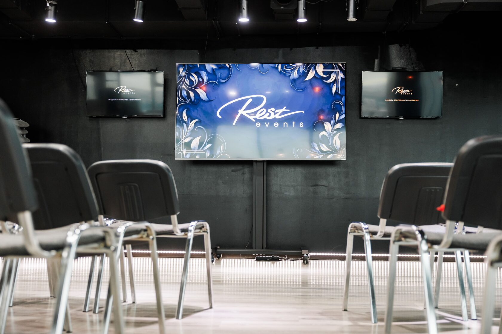 Фотография 12 площадки IMPERIA SKY LOFT: зал на 43 этаже, 230 м²