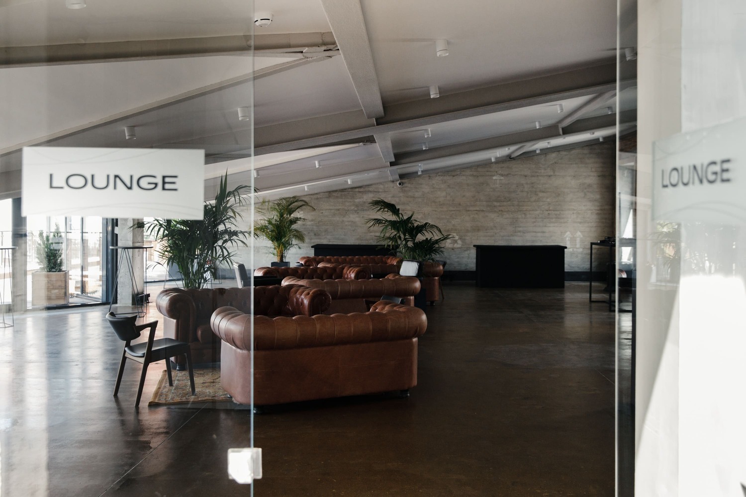 Фотография 5 площадки Мансарда на Чистых прудах: светлый зал с верандой, 150 м²