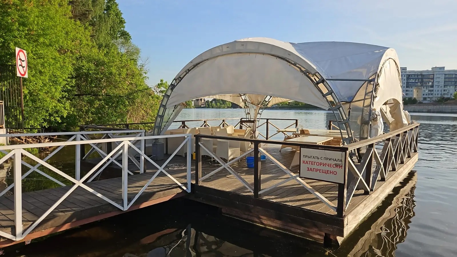 Фотография 6 площадки Loft House у реки: светлый зал с террасой, 142 м²