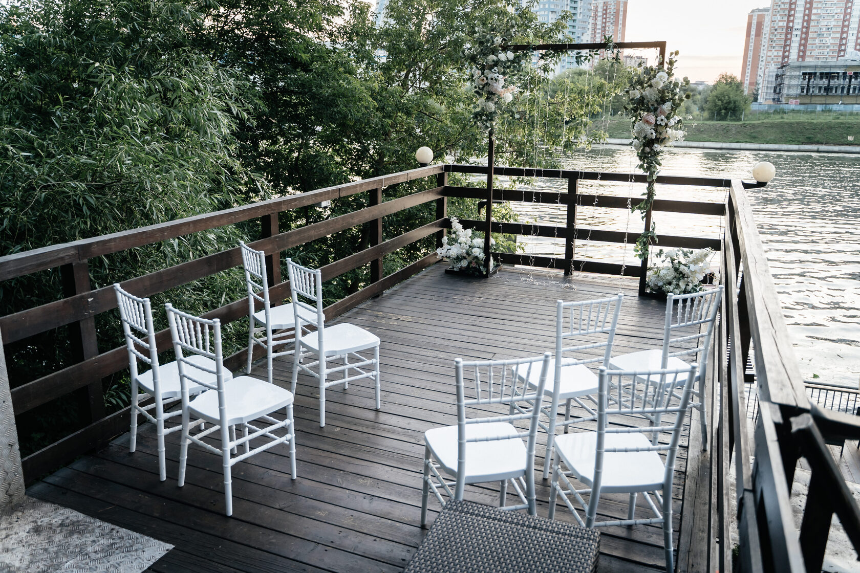 Фотография 9 площадки Loft House у реки: светлый зал с террасой, 142 м²