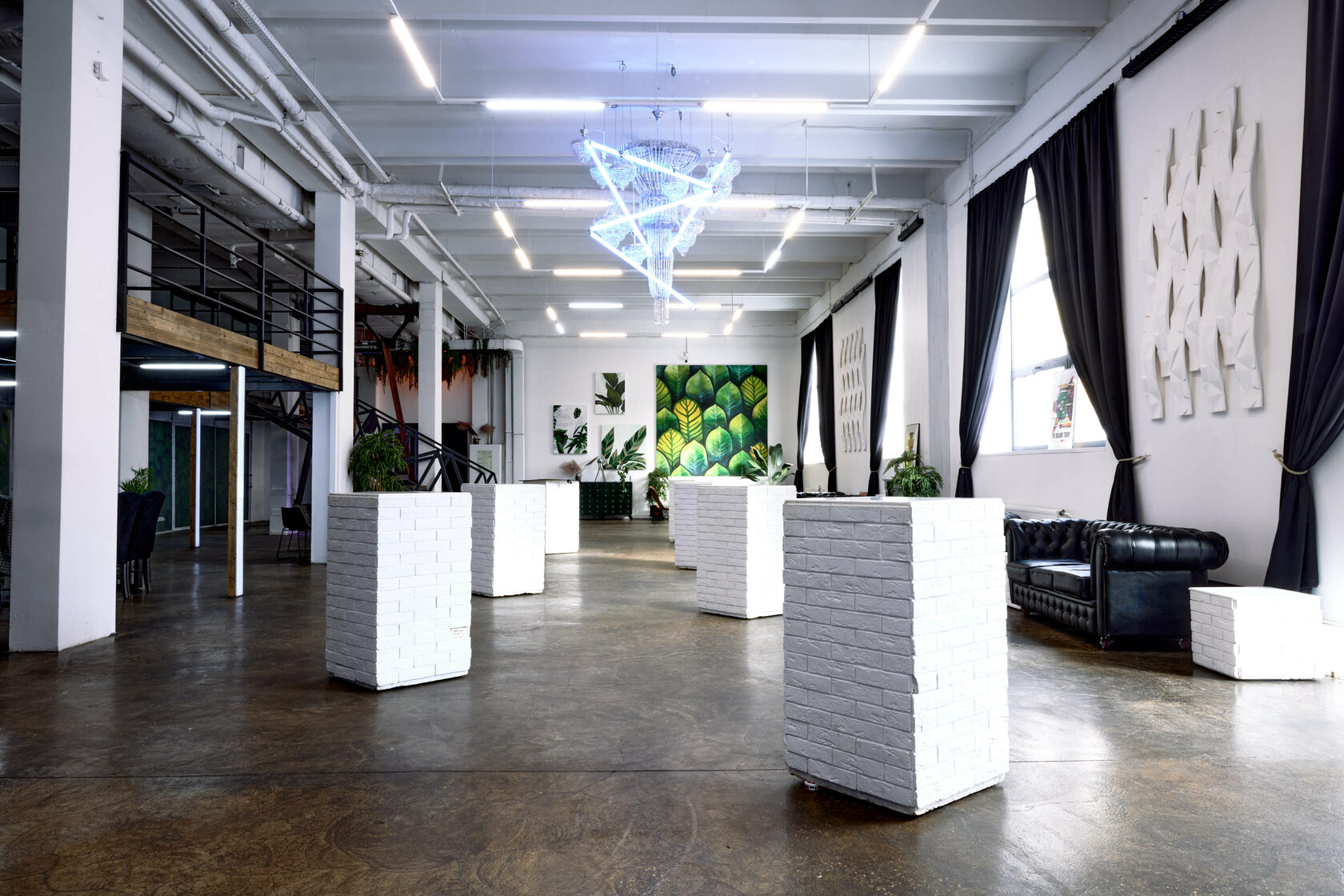 Фотография 6 площадки FORMAT loft на Бауманской: пространство 800 м² со сценой