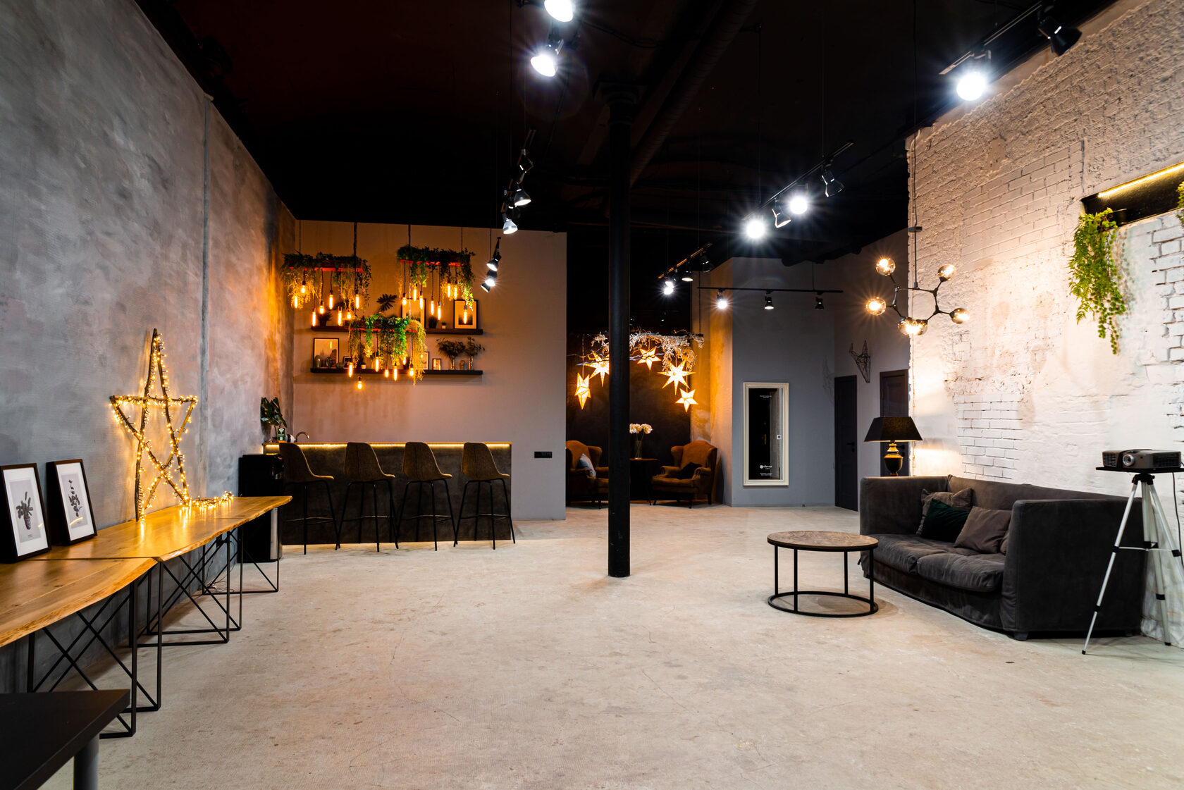 Фотография 1 площадки CleverLOFT Эко на Тульской: зал 100 м² с верандой