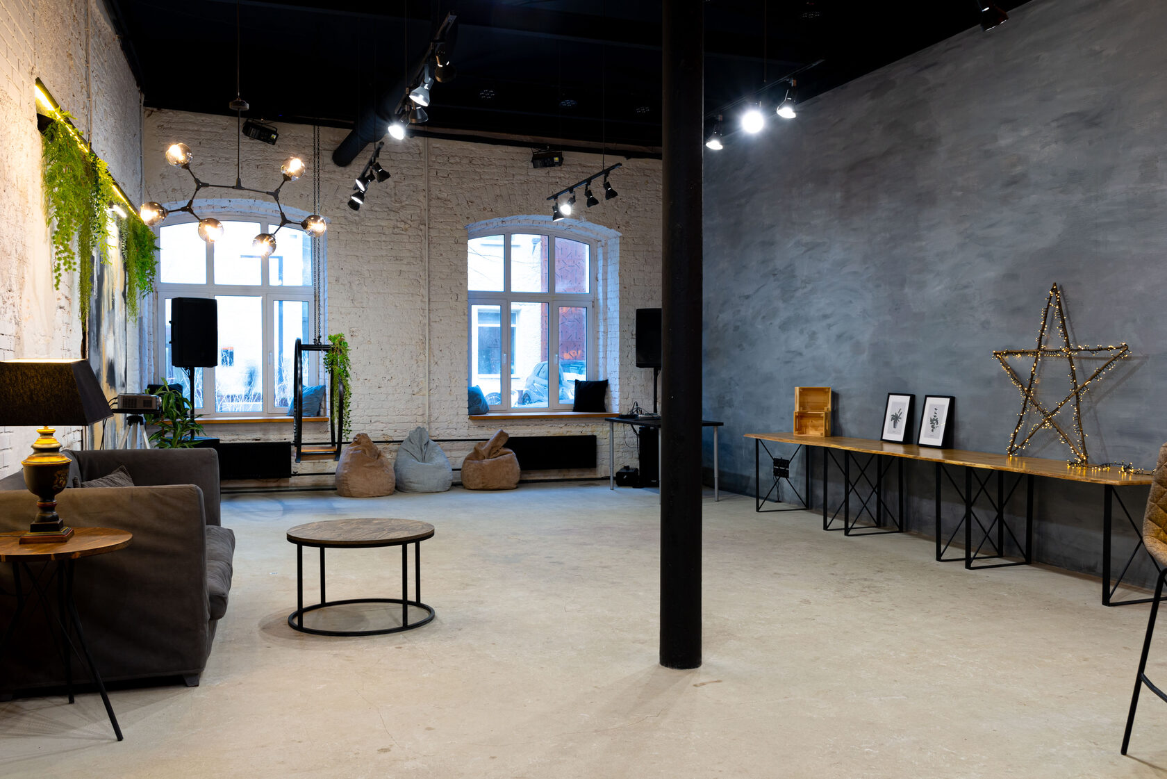 Фотография 2 площадки CleverLOFT Эко на Тульской: зал 100 м² с верандой