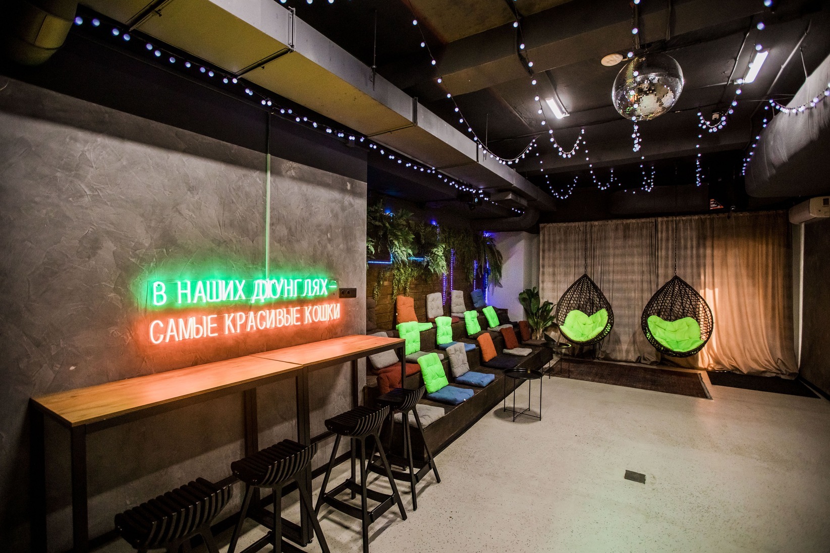 Фотография 1 площадки «Флора» у набережной: светлое пространство 60 м²