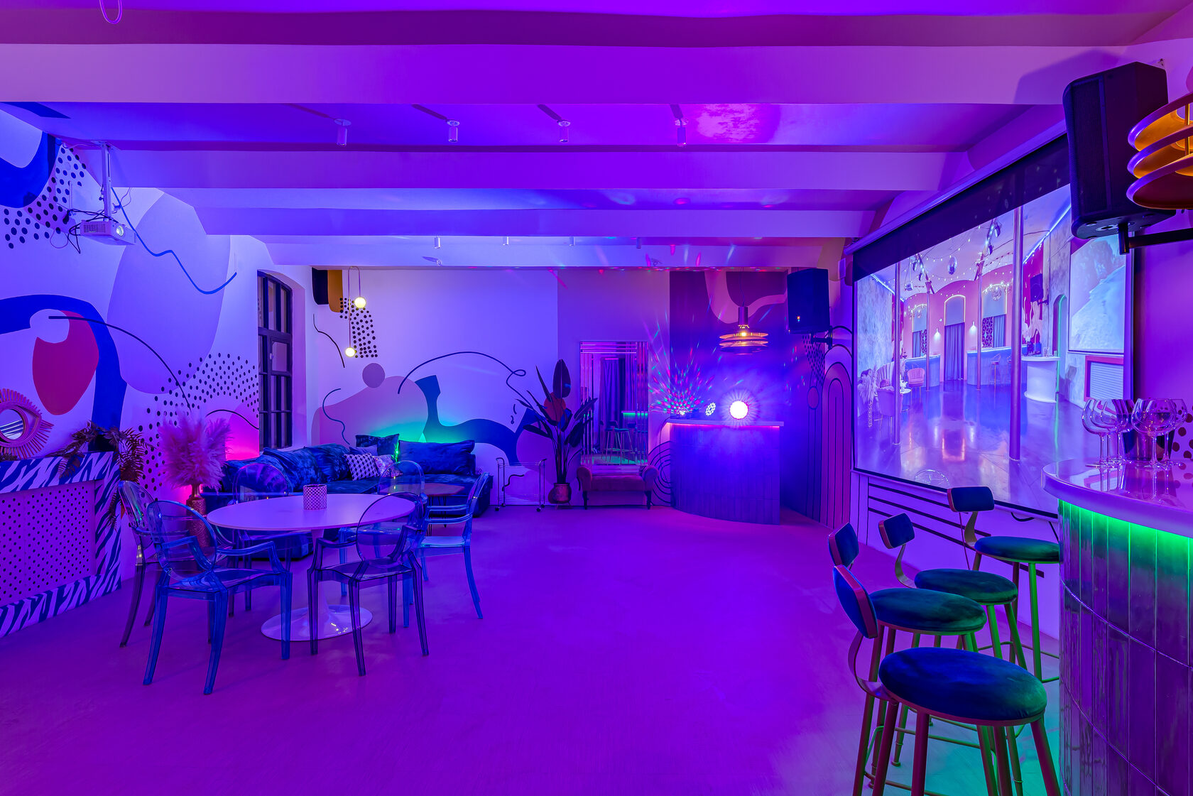 Фотография 6 площадки МАЙ Галерея на Электрозаводской: зал с верандой, 118 м²