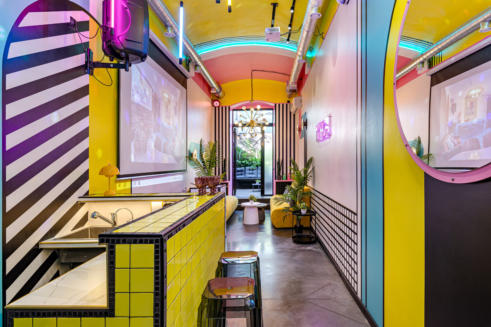 Фотография 14 площадки Молекула на Бауманской: уютный зал 46 м² с верандой